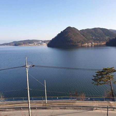 Lahoya Pension Chuncheon Exterior photo