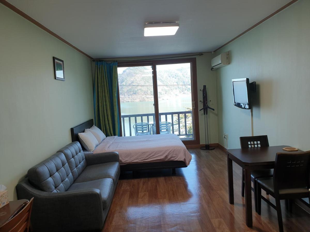 Lahoya Pension Chuncheon Exterior photo