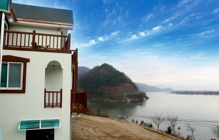Lahoya Pension Chuncheon Exterior photo
