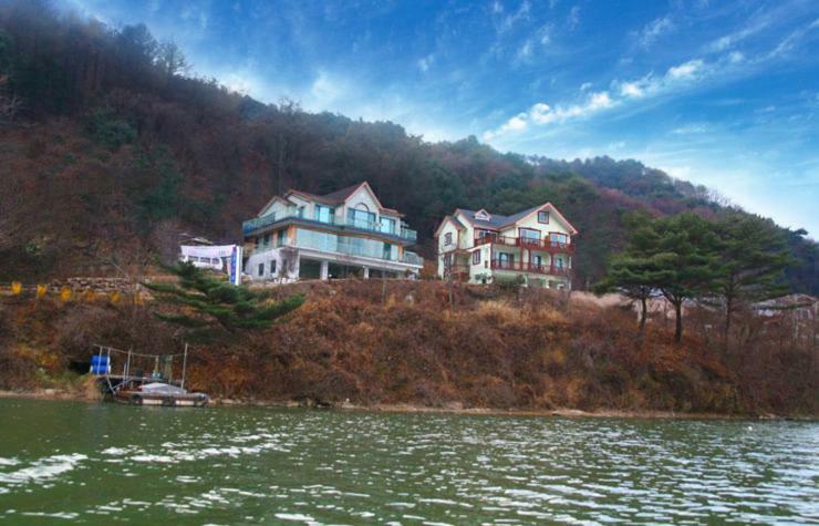 Lahoya Pension Chuncheon Exterior photo