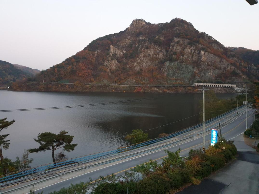 Lahoya Pension Chuncheon Exterior photo